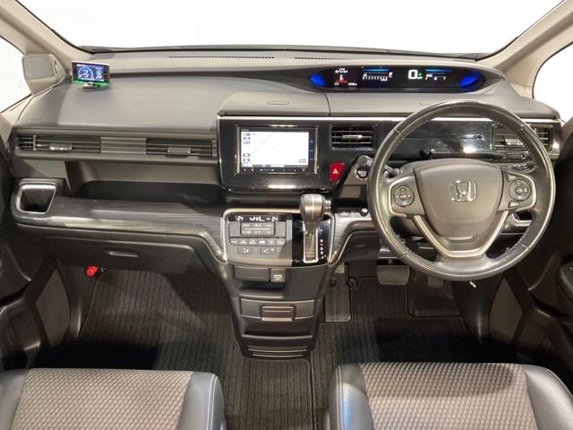 ステップワゴンスパーダ スパーダ・クールスピリット 両電動スライドドア シートH スマキー Bカメ フルセグテレビ 盗難防止システム サイドエアバック ナビTV アクティブクルーズコントロール キーフリー エアバッグ DVD(11枚目)