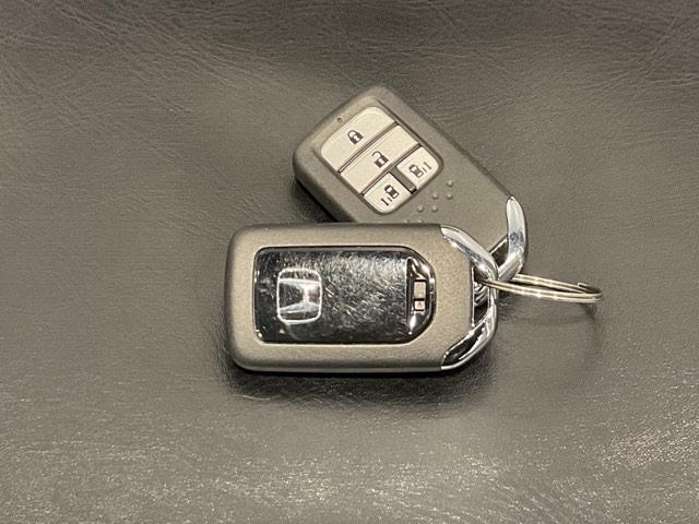 ステップワゴンスパーダ スパーダ・クールスピリット 両電動スライドドア シートH スマキー Bカメ フルセグテレビ 盗難防止システム サイドエアバック ナビTV アクティブクルーズコントロール キーフリー エアバッグ DVD(31枚目)