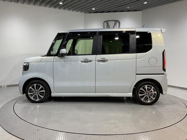 N-BOXカスタム ベースグレード 元弊社試乗車 CMBS Dレコ オートエアコン スマートキ LED 盗難防止装置 クルコン ETC バックカメラ フルセグTV パワーステアリング エアバッグ ESC パワーウインドウ フリーキー(4枚目)
