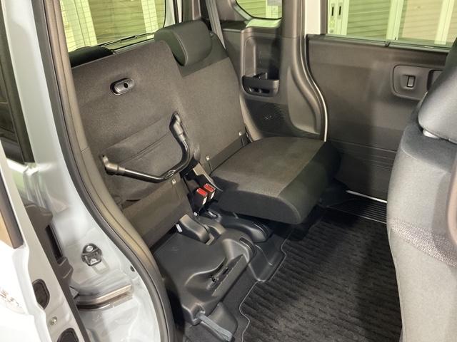 N-BOXカスタム ベースグレード 元弊社試乗車 CMBS Dレコ オートエアコン スマートキ LED 盗難防止装置 クルコン ETC バックカメラ フルセグTV パワーステアリング エアバッグ ESC パワーウインドウ フリーキー(18枚目)