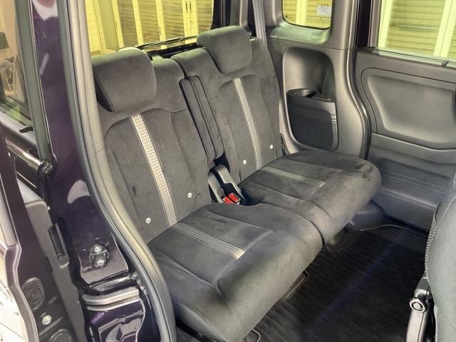 �Z�J���h�V�[�g�������E�G����ɂ�Ƃ���m�ۂ��Ă��܂��B