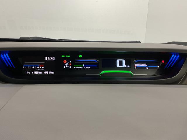 視認性の高いメーター回り。いろいろな情報も表示されます。