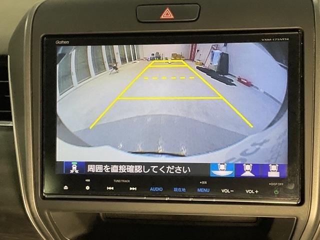 リアカメラ付で、後方をナビ画面で確認。車庫入れも安心です。もちろん、バックギアと連動しています。