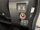運転席からもスライドの開閉が可能です。また、衝突の回避、軽減を図るホンダセンシングとVSA(車両挙動安定化制御システム)で走る・曲がる・止まるの全領域で安定性を確保するためのシステム装備。安心です。