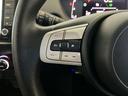 ステアリングでオーディオ音量調整もできます。