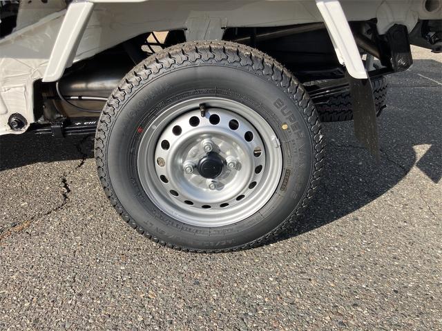 ハイゼットトラック スタンダード　農用スペシャル　４ＷＤ　ＣＶＴ　届出済未使用車　三方開　レーンアシスト　クリアランスソナー　ＬＥＤ／オートライト　オートマチックハイビーム　ＣＤ　プッシュスタート　横滑り防止　アイドリングストップ　エアコン　作業灯（32枚目）