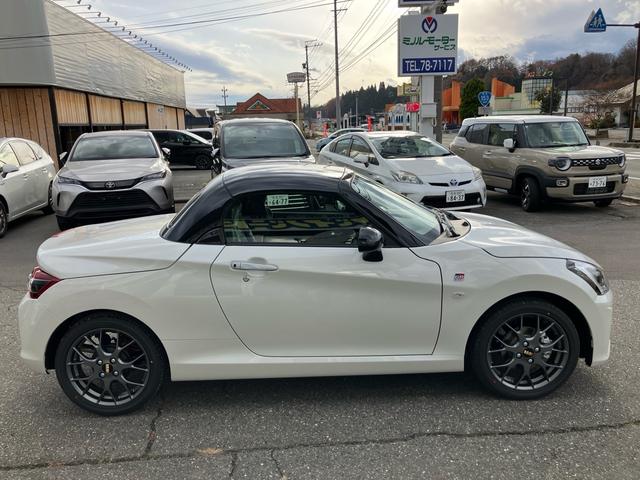 コペン GR スポーツ 届出済未使用車 5MT 16インチBBSアルミホイール レカロシート MOMOハンドル シートヒーター 電動オープン クリアランスソナー LEDヘッドライト オートライト(9枚目)