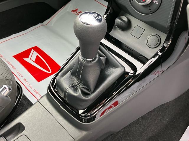 コペン GR スポーツ 届出済未使用車 5MT 16インチBBSアルミホイール レカロシート MOMOハンドル シートヒーター 電動オープン クリアランスソナー LEDヘッドライト オートライト(27枚目)