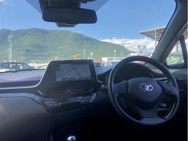 Ｃ－ＨＲ Ｇ－Ｔ　４ＷＤ　フルセグ　メモリーナビ　ＤＶＤ再生　ミュージックプレイヤー接続可　バックカメラ　衝突被害軽減システム　ＥＴＣ　ＬＥＤヘッドランプ　スマートキー　フルエアロ　記録簿　オートクルーズコントロール（12枚目）