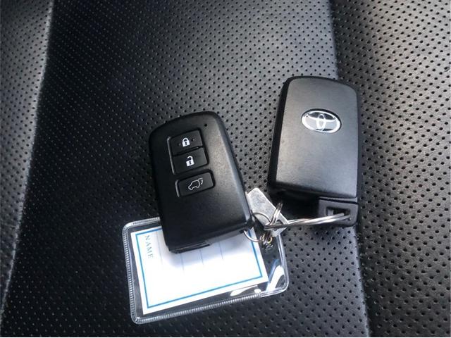 ハリアー プログレス　メタル　アンド　レザーパッケージ　衝突軽減システム　ＬＥＤヘッド　黒革シート　フルセグＴＶ　ドラレコ　盗難防止装置　電動シート　ミュージックプレイヤー接続可　スマートキー　ＥＴＣ　横滑り防止機能　ＡＢＳ　ＤＶＤ再生　ワンオーナー　ＡＷ（27枚目）