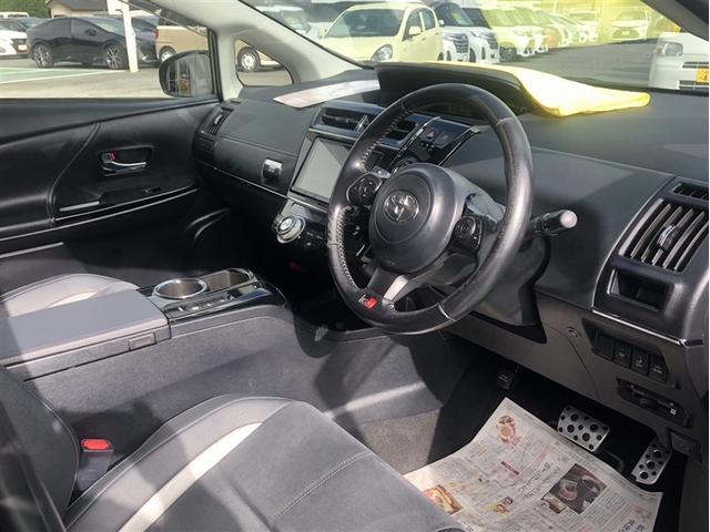 プリウスα Ｓツーリングセレクション・ＧＲスポーツ　キーレス　ローダウン　後カメラ　オートエアコン　インテリキー　エアバッグ　盗難防止装置　アルミホイール　メモリーナビ　３列シート　ＤＶＤ再生　記録簿　ＡＢＳ　ドライブレコーダー　ＥＴＣ　ナビ＆ＴＶ（14枚目）