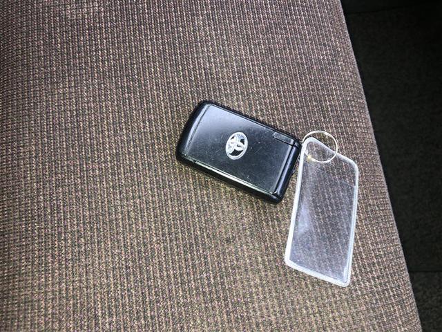 パッソ プラスハナ Cパッケージ Iストップ イモビライザー キーフリー Bカメ ETC装備 ナビTV 地デジ スマートキー 横滑り防止装置 DVD再生 パワーウィンドゥ メモリナビ 運転席エアバック オートエアコン 助手席エアバック(29枚目)