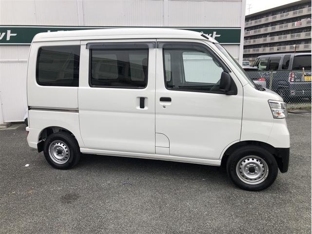 ハイゼットカーゴ ＤＸ　ＳＡＩＩＩ　バックモニター　ＬＥＤ　パワーウインドウ　ナビ　パートタイム４ＷＤ　エアコン　パワステ　ＳＲＳ　ＥＴＣ車載器　ＡＢＳ　メモリーナビ　両席エアバック　踏み間違え防止（4枚目）