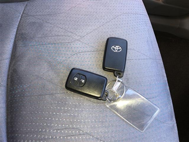 プリウスα Ｇツーリングセレクション　１オーナー　イモビ　ナビＴＶ　カーテンエアバッグ　パワーウインドウ　パワーステアリング　ＬＥＤ　定期点検記録簿　フルセグテレビ　オートクルーズ　ＥＴＣ車載器　アルミ　エアコン　ＤＶＤ可　横滑り防止（30枚目）