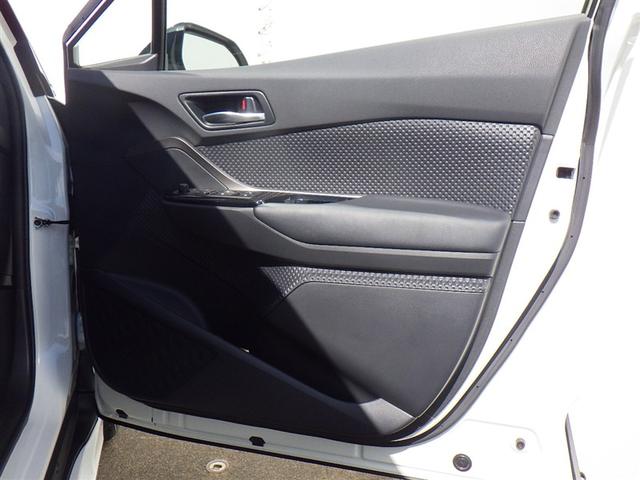 Ｃ－ＨＲ Ｇ　フルセグ　メモリーナビ　ＤＶＤ再生　バックカメラ　衝突被害軽減システム　ＥＴＣ　ドラレコ　ＬＥＤヘッドランプ　フルエアロ（9枚目）