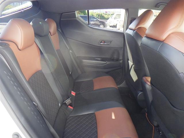 Ｃ－ＨＲ Ｇ　フルセグ　メモリーナビ　ＤＶＤ再生　バックカメラ　衝突被害軽減システム　ＥＴＣ　ドラレコ　ＬＥＤヘッドランプ　フルエアロ（11枚目）