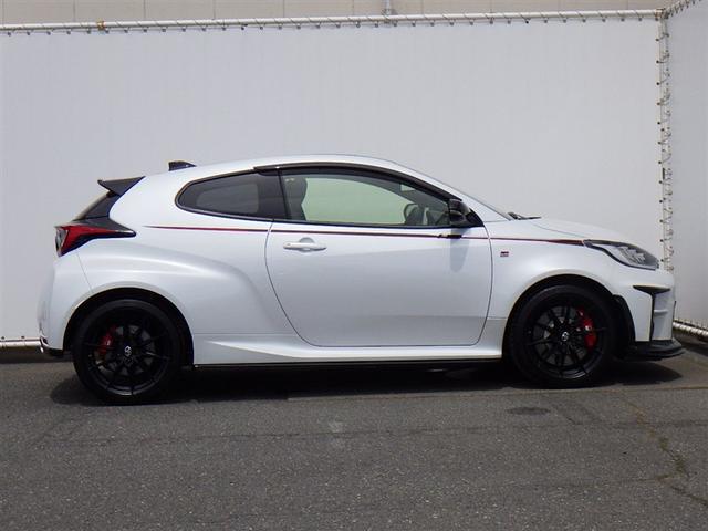 ＧＲヤリス ＲＺ　ハイパフォーマンス　４ＷＤ　フルセグ　メモリーナビ　衝突被害軽減システム　ＥＴＣ　ドラレコ　ＬＥＤヘッドランプ（5枚目）