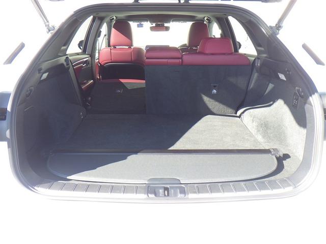 �v���E�X��A�N�A�Ȃǂ̐l�C�Ԏ�ɉ����A�y��r�t�u�ȂǑ��ʂȃ��C���i�b�v����葵���Ă���܂���