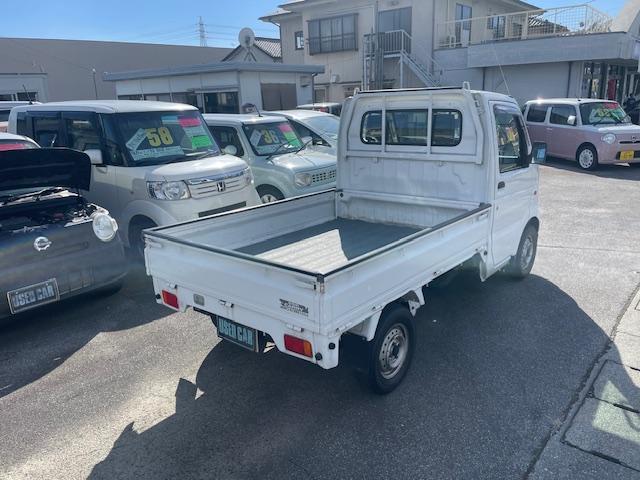 キャリイトラック KCパワステ エアコン&パワステ&切替式4WDタイプ 5MT ナビTV TV走行OK ドラレコ 荷台マット ゲートプロテクター ゴムマット ドアバイザー 三方開き エンジンオイル・オイルエレメント交換済み ラジオ(8枚目)