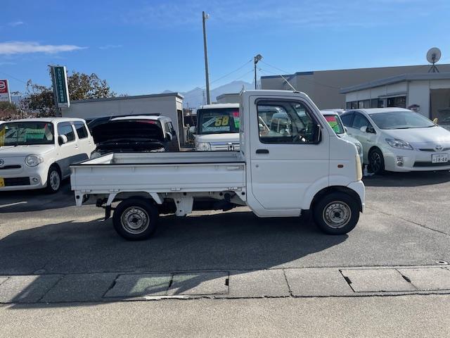 キャリイトラック KCパワステ エアコン&パワステ&切替式4WDタイプ 5MT ナビTV TV走行OK ドラレコ 荷台マット ゲートプロテクター ゴムマット ドアバイザー 三方開き エンジンオイル・オイルエレメント交換済み ラジオ(10枚目)