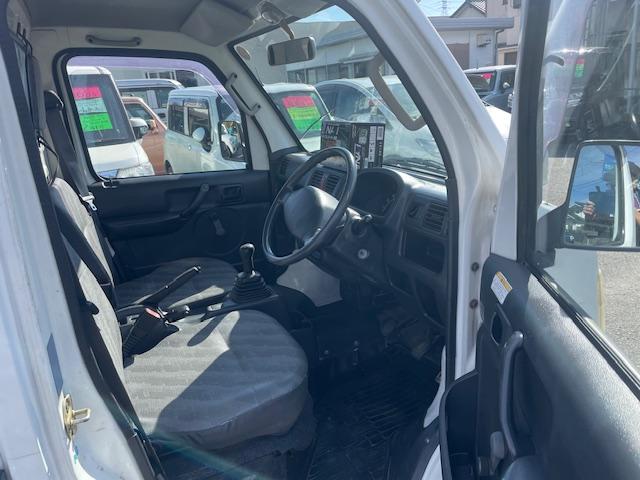 キャリイトラック KCパワステ エアコン&パワステ&切替式4WDタイプ 5MT ナビTV TV走行OK ドラレコ 荷台マット ゲートプロテクター ゴムマット ドアバイザー 三方開き エンジンオイル・オイルエレメント交換済み ラジオ(11枚目)