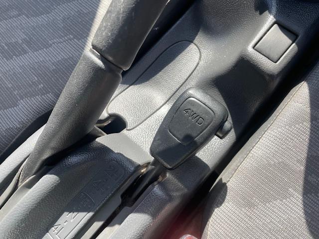 キャリイトラック KCパワステ エアコン&パワステ&切替式4WDタイプ 5MT ナビTV TV走行OK ドラレコ 荷台マット ゲートプロテクター ゴムマット ドアバイザー 三方開き エンジンオイル・オイルエレメント交換済み ラジオ(22枚目)