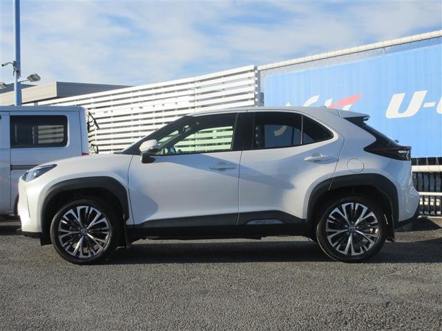 ヤリスクロス ハイブリッドＺ　４ＷＤ　メモリーナビ　ミュージックプレイヤー接続可　バックカメラ　衝突被害軽減システム　ＥＴＣ　ドラレコ　ＬＥＤヘッドランプ　ワンオーナー　記録簿（3枚目）