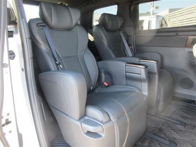 アルファードハイブリッド Ｚ　サンルーフ　４ＷＤ　フルセグ　メモリーナビ　ミュージックプレイヤー接続可　後席モニター　バックカメラ　衝突被害軽減システム　ＥＴＣ　ドラレコ　両側電動スライド　ＬＥＤヘッドランプ　乗車定員７人（16枚目）