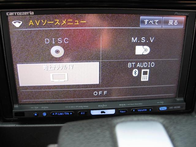 マスタング Ｖ６　コンバーチブル　ＬＥＸＡＮＩ２２インチアルミホイール　レッドキャリパー　マグナブローＷ２４マフラー　ビレットグリル　ＬＥＤヘッドライト　カスタムブラックレザーホワイトステッチコンビシート　ウッド調パネル　ナビＴＶ（44枚目）