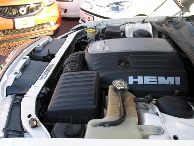 ５．７ＨＥＭＩ　新車並行輸入車　２２インチメッキアルミホイール　タイヤ４本新品　ローダウン　サンルーフ　Ｗ出しマフラー　Ｅ＆Ｇクラシックグリル　本革シート　ＨＤＤサイバーナビ　フルセグＴＶ　Ｂｌｕｅｔｏｏｔｈ(58枚目)