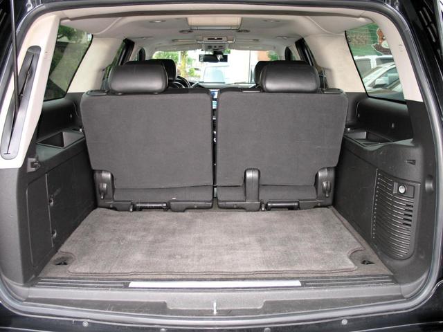 キャデラックエスカレード ＥＳＶ　ロング　６．２　ＡＷＤ　１ナンバー　黒革シート　シートヒーター　サンルーフ　ジオバンナ２６インチアルミホイール　メモリーナビ　フルセグＴＶ　Ｂｌｕｅｔｏｏｔｈ　バックカメラ　ＥＴＣ車載器　ＨＩＤ（20枚目）