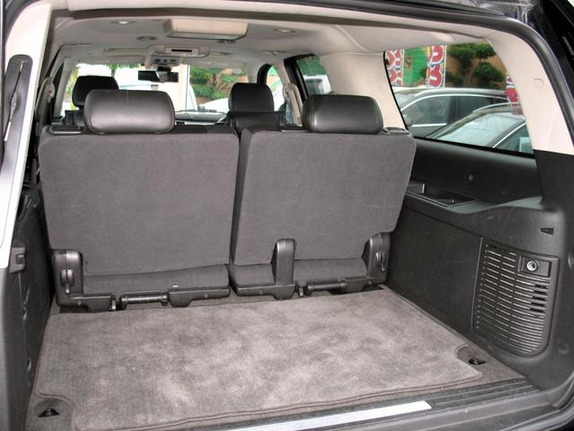 キャデラックエスカレード ＥＳＶ　ロング　６．２　ＡＷＤ　１ナンバー　黒革シート　シートヒーター　サンルーフ　ジオバンナ２６インチアルミホイール　メモリーナビ　フルセグＴＶ　Ｂｌｕｅｔｏｏｔｈ　バックカメラ　ＥＴＣ車載器　ＨＩＤ（21枚目）