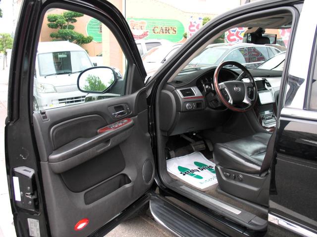 キャデラックエスカレード ＥＳＶ　ロング　６．２　ＡＷＤ　１ナンバー　黒革シート　シートヒーター　サンルーフ　ジオバンナ２６インチアルミホイール　メモリーナビ　フルセグＴＶ　Ｂｌｕｅｔｏｏｔｈ　バックカメラ　ＥＴＣ車載器　ＨＩＤ（24枚目）
