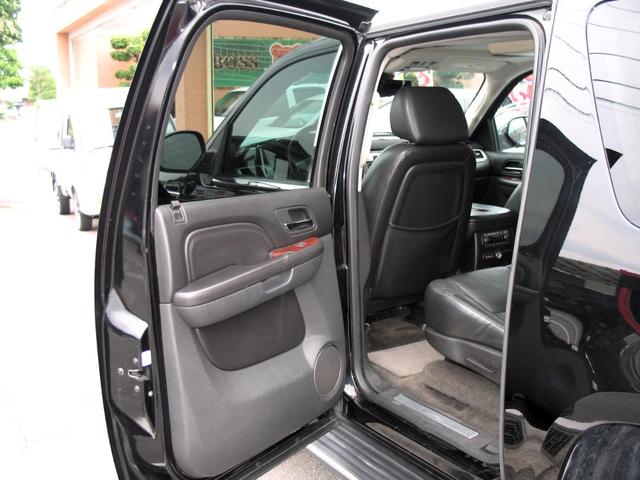 キャデラックエスカレード ＥＳＶ　ロング　６．２　ＡＷＤ　１ナンバー　黒革シート　シートヒーター　サンルーフ　ジオバンナ２６インチアルミホイール　メモリーナビ　フルセグＴＶ　Ｂｌｕｅｔｏｏｔｈ　バックカメラ　ＥＴＣ車載器　ＨＩＤ（37枚目）