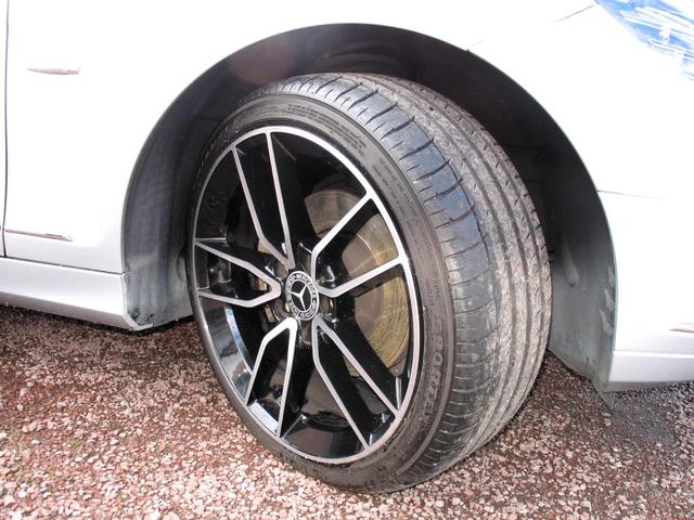 Cクラスステーションワゴン C300 ステーションワゴン アバンギャルド V6 3.0 右ハンドル 社外18インチアルミホイール 新品S-LOOKインナーブラックLEDユーロヘッドライト シーケンシャルウインカー ブラックグリル 純正HDナビTV 車検令和9年2月(6枚目)