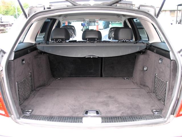 Cクラスステーションワゴン C300 ステーションワゴン アバンギャルド V6 3.0 右ハンドル 社外18インチアルミホイール 新品S-LOOKインナーブラックLEDユーロヘッドライト シーケンシャルウインカー ブラックグリル 純正HDナビTV 車検令和9年2月(21枚目)