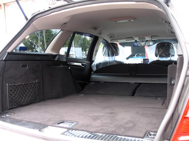 Cクラスステーションワゴン C300 ステーションワゴン アバンギャルド V6 3.0 右ハンドル 社外18インチアルミホイール 新品S-LOOKインナーブラックLEDユーロヘッドライト シーケンシャルウインカー ブラックグリル 純正HDナビTV 車検令和9年2月(29枚目)