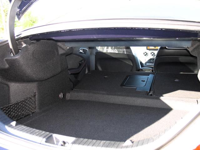 CLAクラス CLA180 スポーツ 進化型レーダーセーフティPKG AMGスポーツ パナメリカーナグリル AMG18インチアルミ 専用赤ステッチハーフレザーシート HDDナビ フルセグTV走行中OK Bluetooth(18枚目)