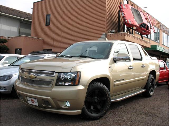 シボレーアバランチ １５００　５．３　Ｖ８　クルーキャブ　１ナンバー５人乗り　１８インチマッドブラックアルミ＆Ｍ／Ｔタイヤ　ＧＩＢＳＯＮマフラー　Ｔ－ＲＥＸメッシュグリル　カスタムインテリア（3枚目）