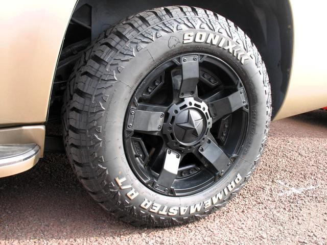 シボレーアバランチ １５００　５．３　Ｖ８　クルーキャブ　１ナンバー５人乗り　１８インチマッドブラックアルミ＆Ｍ／Ｔタイヤ　ＧＩＢＳＯＮマフラー　Ｔ－ＲＥＸメッシュグリル　カスタムインテリア（22枚目）