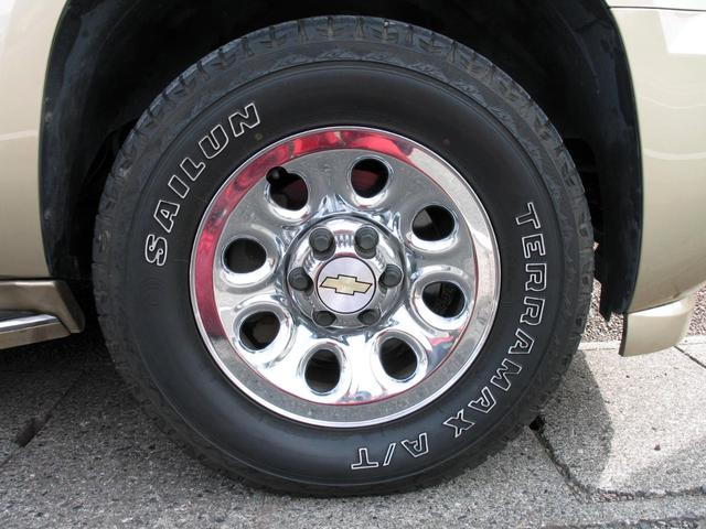 シボレーアバランチ １５００　５．３　Ｖ８　クルーキャブ　１ナンバー５人乗り　１８インチマッドブラックアルミ＆Ｍ／Ｔタイヤ　ＧＩＢＳＯＮマフラー　Ｔ－ＲＥＸメッシュグリル　カスタムインテリア（26枚目）