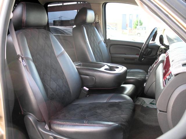 シボレーアバランチ １５００　５．３　Ｖ８　クルーキャブ　１ナンバー５人乗り　１８インチマッドブラックアルミ＆Ｍ／Ｔタイヤ　ＧＩＢＳＯＮマフラー　Ｔ－ＲＥＸメッシュグリル　カスタムインテリア（33枚目）