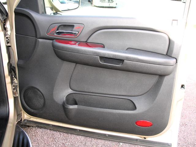 シボレーアバランチ １５００　５．３　Ｖ８　クルーキャブ　１ナンバー５人乗り　１８インチマッドブラックアルミ＆Ｍ／Ｔタイヤ　ＧＩＢＳＯＮマフラー　Ｔ－ＲＥＸメッシュグリル　カスタムインテリア（34枚目）