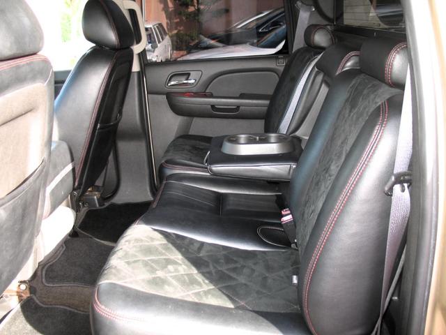 シボレーアバランチ １５００　５．３　Ｖ８　クルーキャブ　１ナンバー５人乗り　１８インチマッドブラックアルミ＆Ｍ／Ｔタイヤ　ＧＩＢＳＯＮマフラー　Ｔ－ＲＥＸメッシュグリル　カスタムインテリア（41枚目）