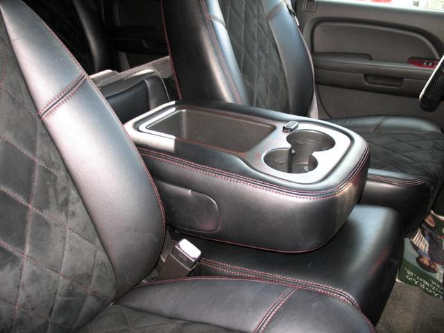 シボレーアバランチ １５００　５．３　Ｖ８　クルーキャブ　１ナンバー５人乗り　１８インチマッドブラックアルミ＆Ｍ／Ｔタイヤ　ＧＩＢＳＯＮマフラー　Ｔ－ＲＥＸメッシュグリル　カスタムインテリア（67枚目）