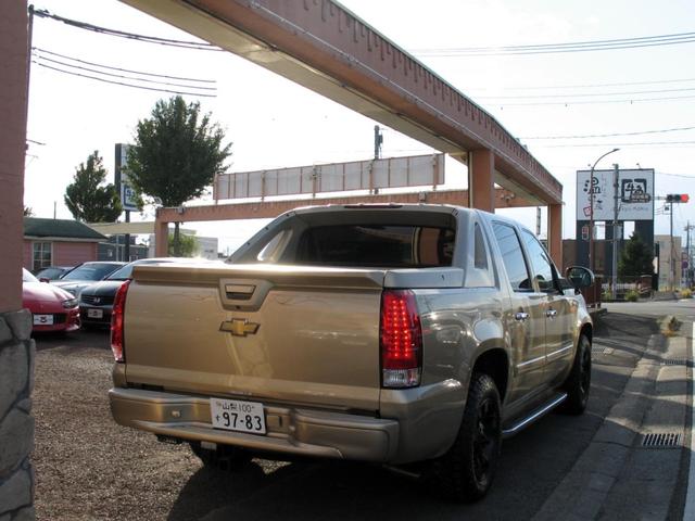 シボレーアバランチ １５００　５．３　Ｖ８　クルーキャブ　１ナンバー５人乗り　１８インチマッドブラックアルミ＆Ｍ／Ｔタイヤ　ＧＩＢＳＯＮマフラー　Ｔ－ＲＥＸメッシュグリル　カスタムインテリア（77枚目）