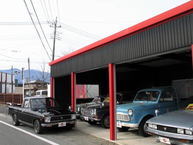 サニートラック ＤＸ　丸目仕様カスタム　クーラー付　ワタナベ１３インチアルミホイール　サイド２本出しマフラー　クラッチオーバーホール済　チンスポ　フロントメッキバンパー　バケットシートＸ２（68枚目）