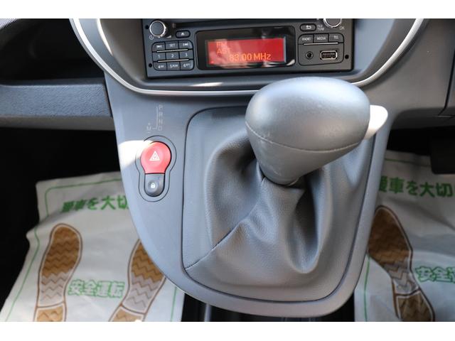 ゼン ワンオーナー車 新車時保証書 取扱説明書 純正オーディオ Bluetooth接続 クルーズコントロール フロアマット オートエアコン 純正キーレス スペアキー有 1200CCターボ(11枚目)