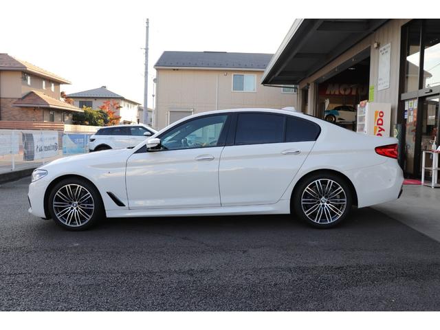 530i Mスポーツ ワンオーナー車・純正ナビ・フルセグTV・全方位モニター・ブレーキアシスト・LEDヘッドライト・アダプティブクルーズコントロール・キーフリーシステム・ミラーETC・全席シートヒーター・ブラックレザー(4枚目)