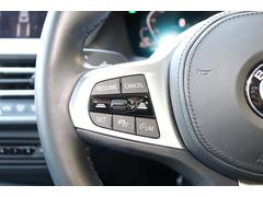 アクティブ・クルーズ・コントロール：ドライバーが任意に設定した速度をベースに、先行車との車間距離を維持しながら自動で加減速を行い、高速走行をサポート。 5